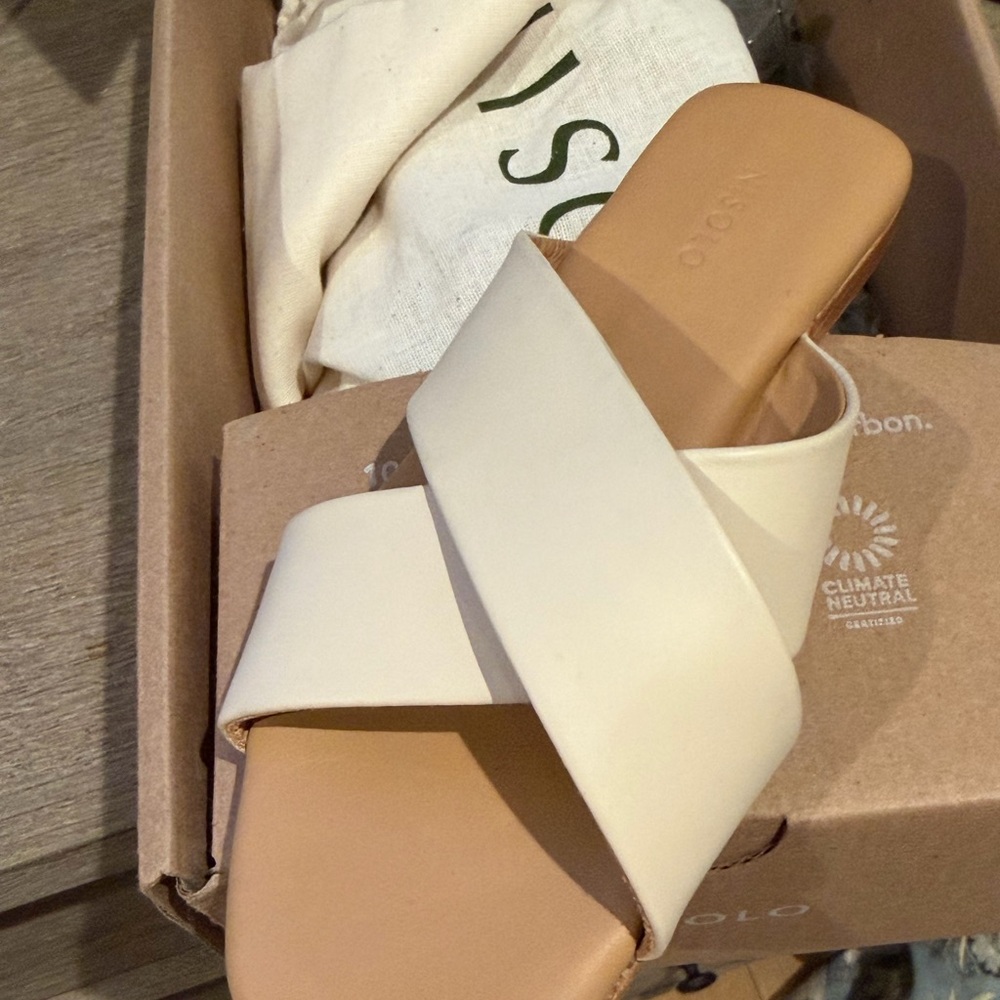 Nisolo Catalina Women’s Slip-On Cross Band Sandals — Cream